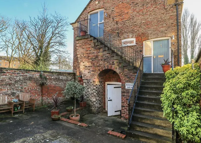 1 Rodgers Mews